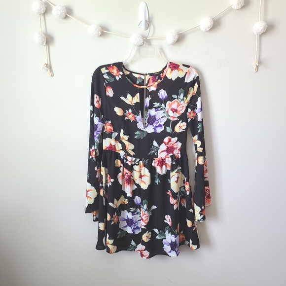 Forever 21 Dresses & Skirts - Forever 21 Black Floral Long Sleeve Mini Dress Size Medium